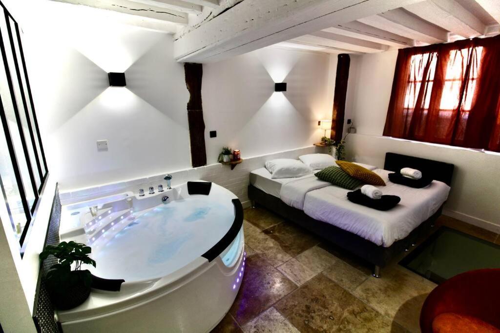 Le Spa Beauvoisine - Jacuzzi Sauna Rouen Centre Free Parking Eksteriør billede